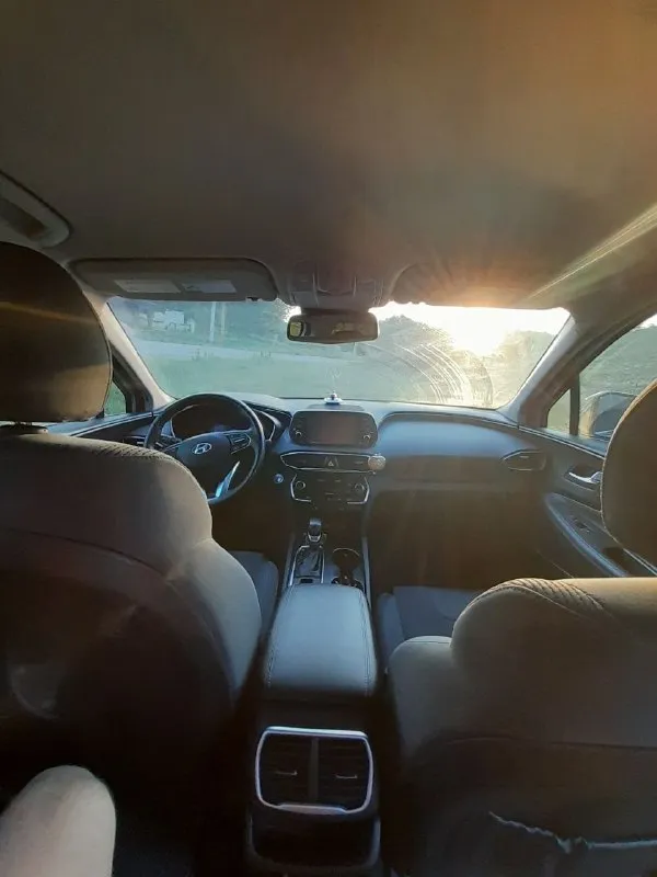 Продам авто hyundai santa fe 2019г, датчик дождя, парктроники, подогрев сидений, подогрев руля, полный привод, двухзонный климат контроль, круиз контроль, удержание полосы, блокировка дифференциалов, подогрев зеркал и прочее нахожусь в амвросиевском районе хочу за него 3000000р торг в комплекте зимняя резина новая телефон для связи (+79494095659)
📞 Звоните: +7(949)4095659 - фотография - 8