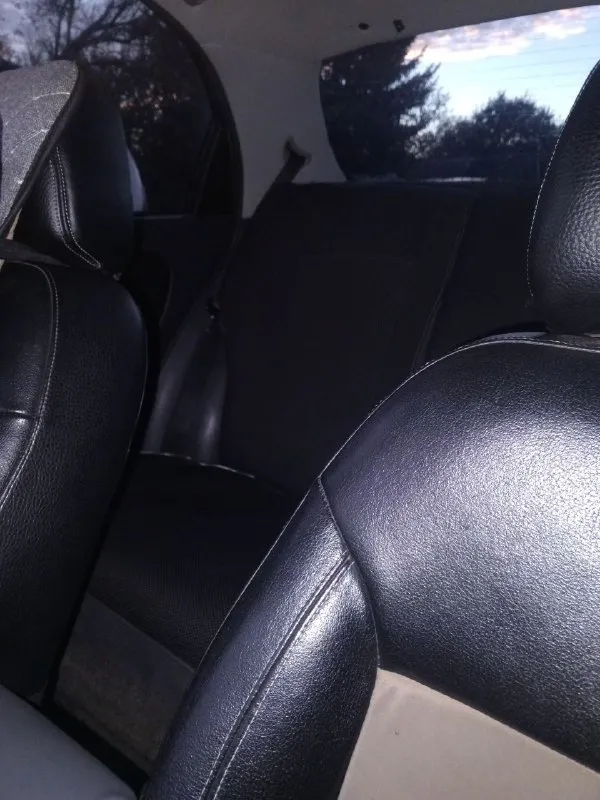 Продам свой автомобиль с полным переоформлением.
Fso lanos 2006. Пробег 189700.местая донецкая в очень хорошем состоянии. Кузов без вложений ❗ варить и красить не надо. Обработан и проклеен шумо-виброизоляцией
.Двигатель 1.5 работает отлично на бензине и газ-евро4, вписан в техпаспорт. Замена масла xado🛢️ каждые 7000км. Кпп 5 ступка работает исправно 👍 по ходовой новые передние стойки, поворотные кулаки, опорные подшипники усиленные sevi. Ступичные подшипники корея iljin. Выхлопная система polmostow-лучшая из предложенных 👍.
Весной 2024 установлена новая система кондиционера с новыми радиаторами и испарителем, заодно заменил радиатор печки и проклеил блок климата-зимой и летом вентилятор на 1 положении 😉.
В салоне перетянут руль(регулируются по высоте), сиденья в кожу, дверные карты, подлокотник, потолок и стойки
Установлен яркий свет, туманки. Магнитола процессорная-звук отличный😎авто на новой зимней резине, летние колёса отдам новому хозяину
Сделано многое, всего не вспомню уже.
350000₽
+79493760850 Донецк - фотография - 5