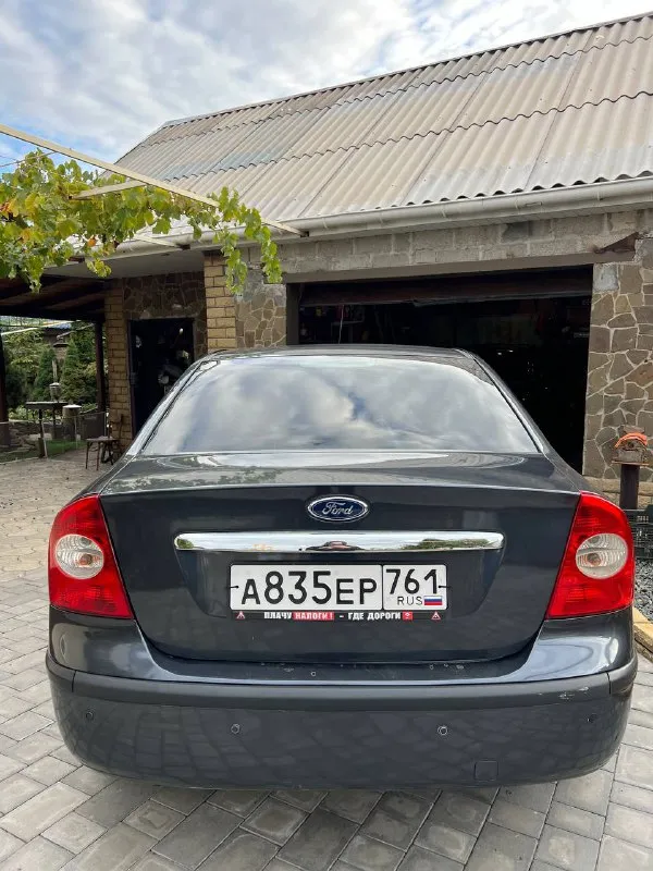 Продам ford focus 2 ghia переходной рестайлинг
Двигатель 2.0 бензин 145лс
Кпп: автомат
Год выпуска: 2007
Цвет: темно-серый
Автомобиль в очень хорошем состоянии, двигатель масло не ест, не дымит, коробка работает отлично. По ходовой вопросов нет едет мягко, без стуков и прочего, кузов в хорошем состоянии днище и пороги целые, по кузову без вздутий и рыжиков!
Богатая комплектация ghia с двух зоннным климатом, обогревом лобового, сидений, зеркал, esp(курсовая устойчивость) abs, бортовик, эл. Зеркала, птф, 4 стеклоподьемника, сигнализация, дисковые тормоза вкруг! Кондиционер холодит❄️
Задние парктроники, имееться трещина на лобовом снизу, все стекла родные
По документам порядок без штрафов и запретов!
Комплект хорошей зимней резины в комплекте!
Торг есть
Цена: 585000
📍Мариуполь
📞+79496463727 - фотография - 5