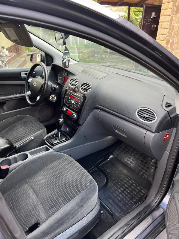 Продам ford focus 2 ghia переходной рестайлинг
Двигатель 2.0 бензин 145лс
Кпп: автомат
Год выпуска: 2007
Цвет: темно-серый
Автомобиль в очень хорошем состоянии, двигатель масло не ест, не дымит, коробка работает отлично. По ходовой вопросов нет едет мягко, без стуков и прочего, кузов в хорошем состоянии днище и пороги целые, по кузову без вздутий и рыжиков!
Богатая комплектация ghia с двух зоннным климатом, обогревом лобового, сидений, зеркал, esp(курсовая устойчивость) abs, бортовик, эл. Зеркала, птф, 4 стеклоподьемника, сигнализация, дисковые тормоза вкруг! Кондиционер холодит❄️
Задние парктроники, имееться трещина на лобовом снизу, все стекла родные
По документам порядок без штрафов и запретов!
Комплект хорошей зимней резины в комплекте!
Торг есть
Цена: 585000
📍Мариуполь
📞+79496463727 - фотография - 9