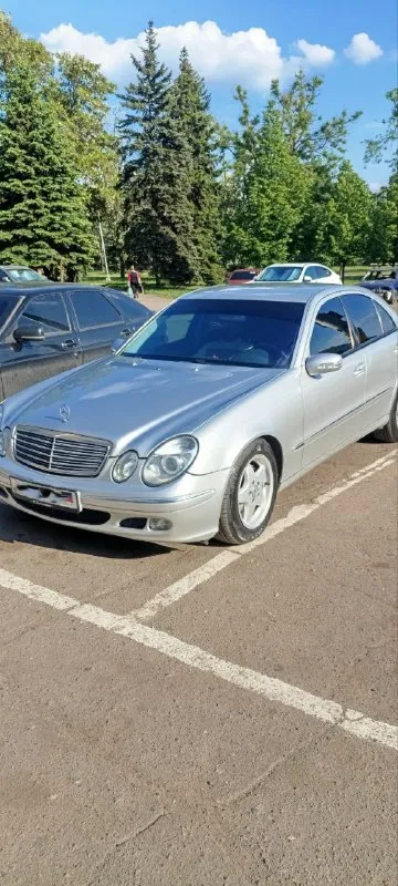 🔥Срочная продажа!
✅Mercedes-benz e200, w211, 2003г. ,
✅Цена: 550 000р. + торг
✅Пробег: 311000км.
✅Объем: 2,2л, дизель.
✅Коробка: автомат
Климат контроль с разделением зон, круиз контроль, электроподъемники всех стекол, электрорегулировка боковых зеркал, режим антиблик зеркала заднего вида, центральный замок, датчик дождя, датчик света, отличная штатная акустика. Регулярное прохождение то с заменой всех фильтров и масла. От замены до замены масло доливать не нужно. Были заменены свечи, поэтому зимой заводится без проблем с первого раза. Топливный бак на 88л. , средний запас хода на нем 900-1200км (смотря как топить). Stage 2. Ходовая требует замены расходников, но не критично. Коробка переключает без пинков, двигатель не троит. Привозилась из литвы для себя, по республике один хозяин, во владении 6 лет.
Переоформление без проблем и обременений.
✅Звонить или тг: +7 949 623 3588, г. Макеевка - фотография - 1