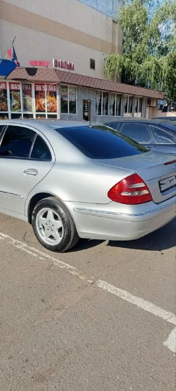 🔥Срочная продажа!
✅Mercedes-benz e200, w211, 2003г. ,
✅Цена: 550 000р. + торг
✅Пробег: 311000км.
✅Объем: 2,2л, дизель.
✅Коробка: автомат
Климат контроль с разделением зон, круиз контроль, электроподъемники всех стекол, электрорегулировка боковых зеркал, режим антиблик зеркала заднего вида, центральный замок, датчик дождя, датчик света, отличная штатная акустика. Регулярное прохождение то с заменой всех фильтров и масла. От замены до замены масло доливать не нужно. Были заменены свечи, поэтому зимой заводится без проблем с первого раза. Топливный бак на 88л. , средний запас хода на нем 900-1200км (смотря как топить). Stage 2. Ходовая требует замены расходников, но не критично. Коробка переключает без пинков, двигатель не троит. Привозилась из литвы для себя, по республике один хозяин, во владении 6 лет.
Переоформление без проблем и обременений.
✅Звонить или тг: +7 949 623 3588, г. Макеевка - фотография - 4