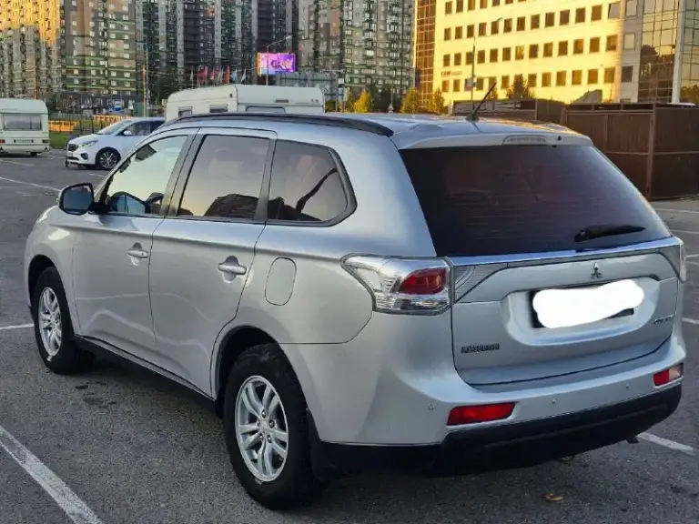 Mitsubishi аутлендер 2013 г. В 2.0 cvt. Полный привод! 4×4! Пробег оригинальный 178 000км.
Куплена и эксплуатируется с марта 2014 года. Диллерская! Попрошу не путать с пригоном из грузии!
За все время у автомобиля всего один владелец!!! Автомобиль очень ухожен и обслужен. Не требует никаких вложений от слова совсем.
Полностью все работает, как и должно! Салон чистый и не прокуренный. Не дымит не троит. По кузову без дтп и прочих неприятностей. Преимущественно в родной краске!!! Все подробности по телефону. Юридически чистая. Два ключа. Переоформление без проблем.
Цена — 1.380 000р торг возле автомобиля возможен. Донецк, кировский район.
Тел: +79491452569 вадим.
📲 Tg: @july_prosmm
📞 Звоните: +7(949)1452569 - фотография - 3