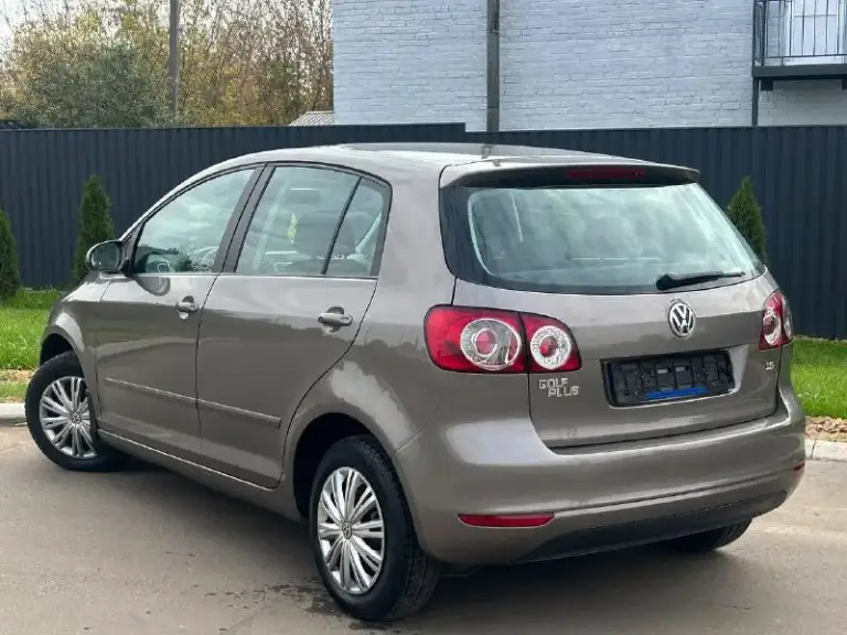 Продам volkswagen golf plus
Год выпуска 2011
Объем двигателя 1.6
Коробка механика надежная сочетания двигателя и коробки,
Родной пробег 132.000км,
Комплектация
Стоит штатная мультимедия,
4 Электро стёклаподъемника,
Подогрев сидений, двух зоный климат контроль,
Подогрев заднего/переднего лобового и зеркал, abs/esp, электро регулировка складывания боковых зеркал! Датчики дождя, датчики света система адаптивного освещения (afs) хорошая акустика,
Сигнализация, центральный замок, в автомобиле есть все для комфорта,
По кузову рыжиков и вздутия нет, от слова совсем!
Мотор, коробка в отличном состоянии машина полностью обслужена от и до вложений не требует от слова совсем,
Ходовая часть, масла, фильтра, недавно были обслужены полностью,
Салон в отлично сохранилась, работает каждая кнопочка!
По документам полный порядок, любой вид оформления!
Цена 760.000.р
Возможен обмен)
Г. Донецк
Номер телефона
+7949-510-46-92 - фотография - 4