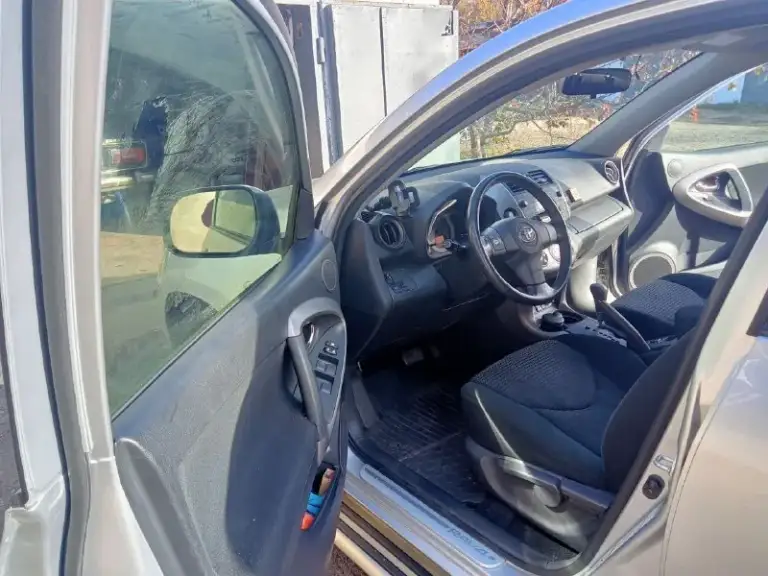 В продаже легенда японского автопрома
● Toyota rav 4
● Год выпуска: 2008
● Пробег: 87 000 км
● Двигатель 2,0 бензин
● Aкпп автомат
● Автомобиль официал, куплен в салоне донецка. Кузов весь в родном окрасе, двигатель, коробка, ходовая часть на отлично. Один владелец за всю историю, сервисная книжка, любые проверки за ваш счёт.
● Цена: 1 650 000 рублей
● Место осмотра: донецк
● Контактный телефон: +7(949)-381-97-61 пишите, звоните, всегда договоримся
📲 Tg: ren
📞 Звоните: +7(949)3819761 - фотография - 5