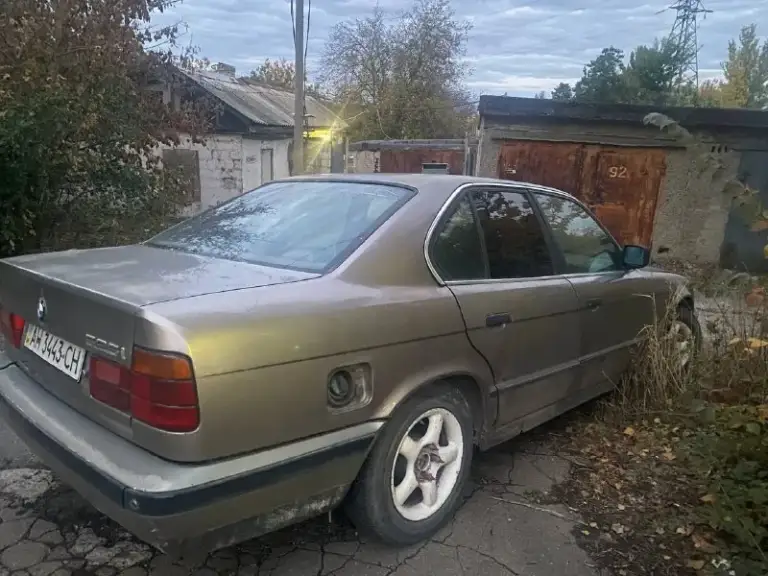 Продам bmw е 34 легендарная мотор 2.5 рядная шаха ходовая мотор и кпп на отлично на полном увереном ходу салон кожа электро люк электро зеркала электра поледемники телефон на учет станет без проблем с машиной отдам новые пороги арки 4 двери и правое крыло цена 200.000 руб донецк +79495213768
📞 Звоните: +7(949)5213768 - фотография - 2