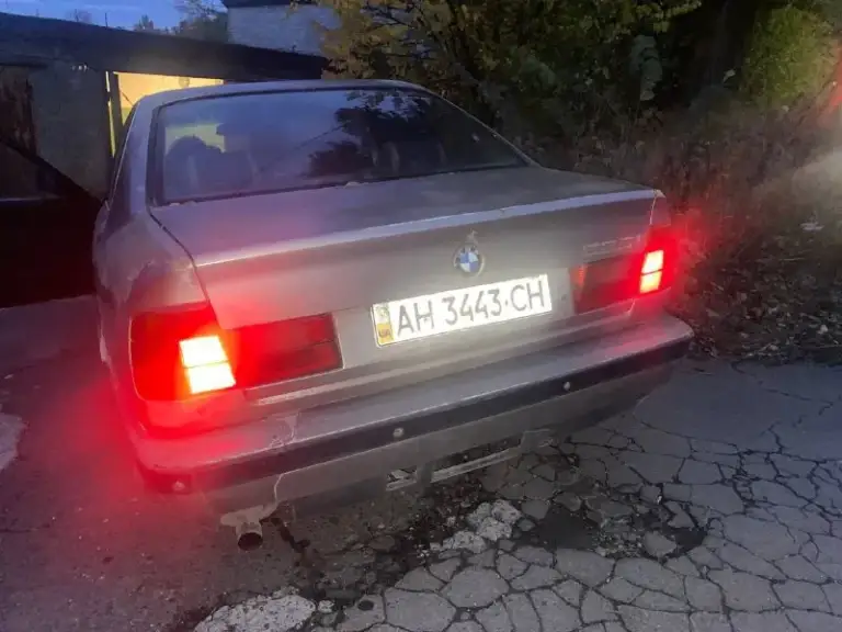 Продам bmw е 34 легендарная мотор 2.5 рядная шаха ходовая мотор и кпп на отлично на полном увереном ходу салон кожа электро люк электро зеркала электра поледемники телефон на учет станет без проблем с машиной отдам новые пороги арки 4 двери и правое крыло цена 200.000 руб донецк +79495213768
📞 Звоните: +7(949)5213768 - фотография - 9