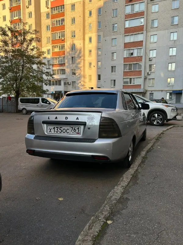 Priora( приора ) 2007 г. 1.6 л. (16 клоп)
Цена: 350 000 руб (торг у капота)
Г. Луганск
Номер : 8 (959) 545-01-46
Машина в хорошем состоянии, сел и поехал.
Движок, масло не жрет, не дымит, не троит.
По коробке, передачи все работают, не выбивает.
По ходовой, не стучит, не скрипит.
По электрике все работает, за исключением:
-Лампочки габарита на правой передней фаре
-Лампочки поворотника на левой задней фаре
Если к моменту продажи не исправлю, скину цену.
Дтп в 2024 году в правое крыло. Заменил крыло и фару.
Для своего времени кузов в хорошем состоянии:
-Двери, багажник обработаны от коррозии),
-Вмятина на переднем левом крыле(лежит новое покрашенное крыло)
Остальное видно на фото.
Имеется 2 ключа один с блоком комфорта и один запасной.
Отдам комплект зимней и летней резины.
📞 Звоните: +7(959)5450146 - фотография - 2