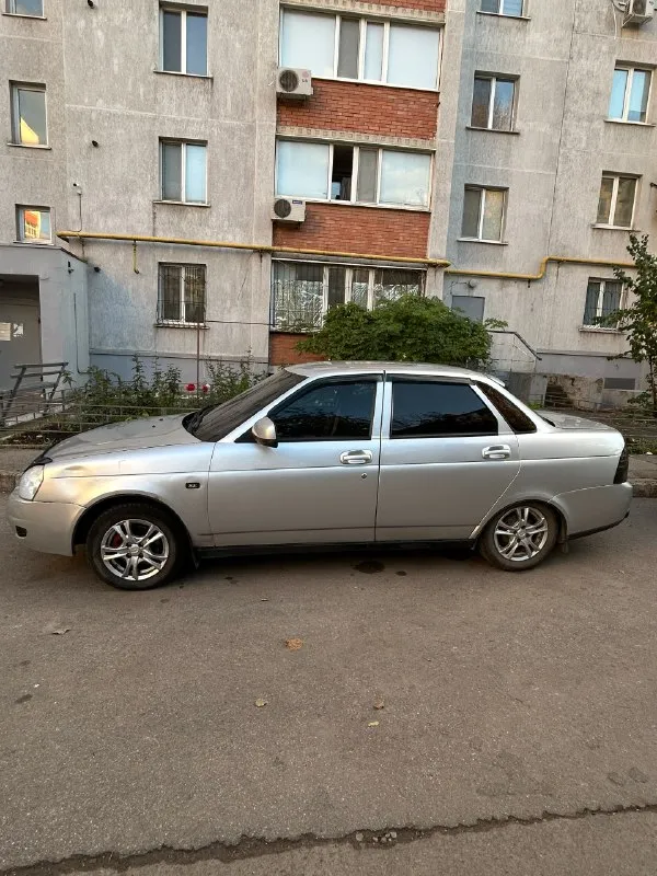 Priora( приора ) 2007 г. 1.6 л. (16 клоп)
Цена: 350 000 руб (торг у капота)
Г. Луганск
Номер : 8 (959) 545-01-46
Машина в хорошем состоянии, сел и поехал.
Движок, масло не жрет, не дымит, не троит.
По коробке, передачи все работают, не выбивает.
По ходовой, не стучит, не скрипит.
По электрике все работает, за исключением:
-Лампочки габарита на правой передней фаре
-Лампочки поворотника на левой задней фаре
Если к моменту продажи не исправлю, скину цену.
Дтп в 2024 году в правое крыло. Заменил крыло и фару.
Для своего времени кузов в хорошем состоянии:
-Двери, багажник обработаны от коррозии),
-Вмятина на переднем левом крыле(лежит новое покрашенное крыло)
Остальное видно на фото.
Имеется 2 ключа один с блоком комфорта и один запасной.
Отдам комплект зимней и летней резины.
📞 Звоните: +7(959)5450146 - фотография - 5