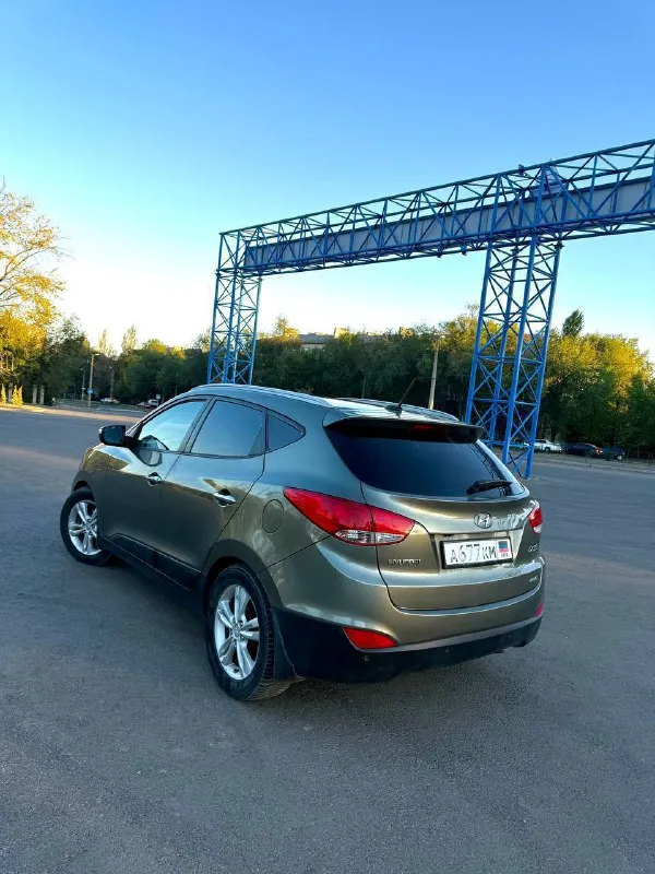 Срочно!!! Срочно!!! Срочно!!!
Hyundai ix 35, 2010год 10месяц, на очень богатой комплектации 🚘
Мотор 2.0, родной пробег всего лишь 120тыс. Км
Коробка автомат
1Хозяин, машина покупалась в автосалоне в украине‼️
2 Ключа
Комплектация 🚀
Кожаный салон, бесключевой доступ, заводская линзовання оптика/ тонировка, панорама, сигнализация, мультируль/ климат контроль, подогревы сидений, стекол, подогрев заднего ряда сидений/ парктроники и много другое!!!
Авто без единого дтп!!!
Хорошая резина, ходовка, кузов в хорошем состоянии, гнили и ржавчины нет
Цена 1 🍋
Все вопросы по телефону +79494010811 - фотография - 3