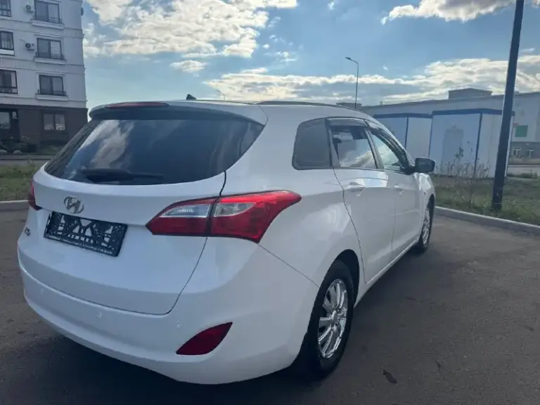 Продам hyundai i30
Автомобиль в идеальном состояние, вложений не требует не каких.
Автотека зелёная.
Не бит. Не крашенный, не одна деталь.
Хорошая комплектация
Двигатель, коробка, работают отлично.
Возможен обмен.
Цена 1.150
+79496211506 - фотография - 3