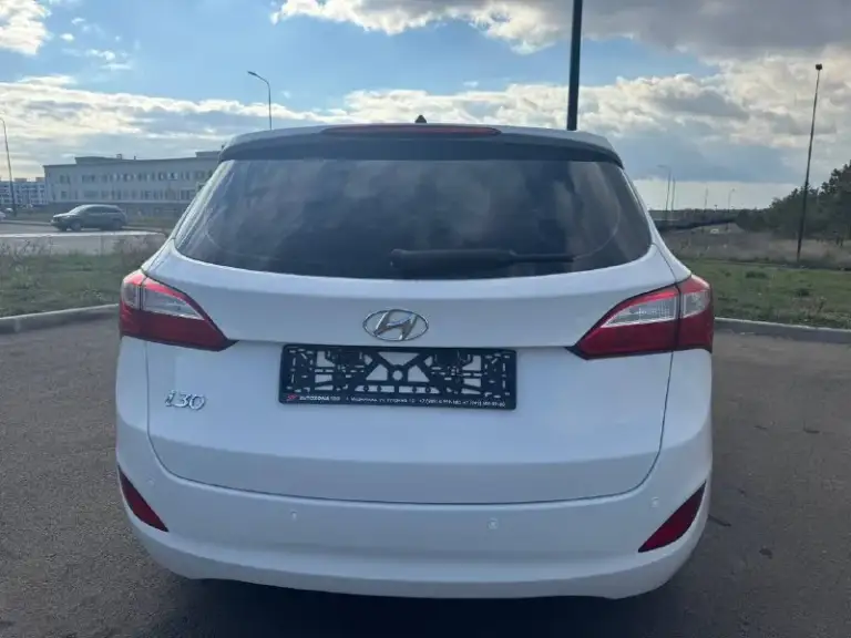 Продам hyundai i30
Автомобиль в идеальном состояние, вложений не требует не каких.
Автотека зелёная.
Не бит. Не крашенный, не одна деталь.
Хорошая комплектация
Двигатель, коробка, работают отлично.
Возможен обмен.
Цена 1.150
+79496211506 - фотография - 5