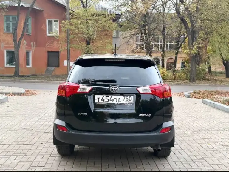 Toyota rav4 официал
2013 Год
Двигатель 2.0 бензин
Коробка автомат
Пробег 185 тыс. Км
Автомобиль в отличном состоянии,
Без дтп,
Автотека зелёная
Весь обслужен, работает каждая кнопочка,
Вложение абсолютно не какого не требует!
Чистый ухоженный салон,
Готов на любые проверки с вашей стороны!
Есть всё для комфортного вождения!
Двух зонный климат
Датчик света и дождя
Подогрев сидений
Круиз контроль,
Бортовой компьютер,
Камера заднего вида,
И т д.
С документами всё в порядке,
Продажа с полным переоформлением мрэо
💯
Г. Донецк
Цена 1.670.₽
Звоните остальное по номеру телефона
+79496164847
📞 Звоните: +7(949)6164847 - фотография - 8