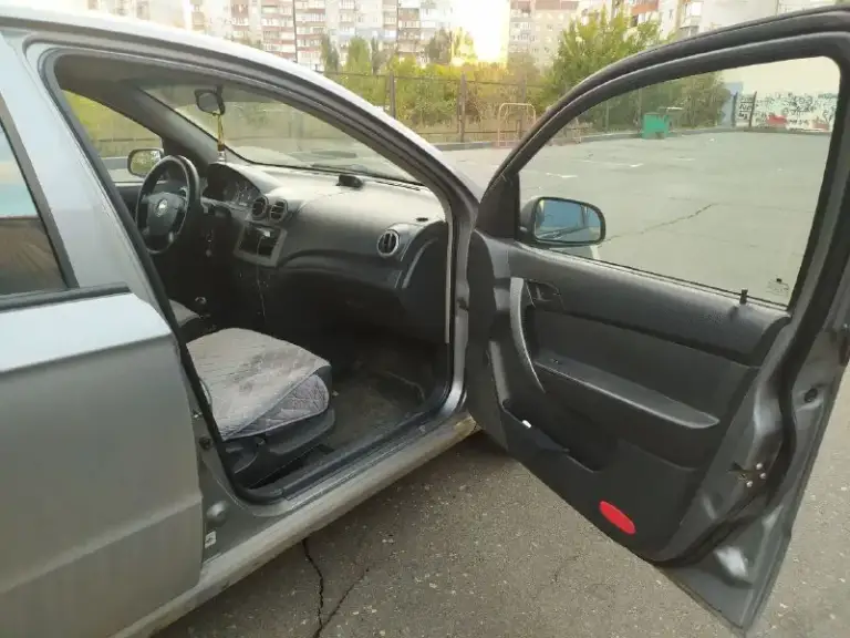 Продам aveo 2007 год.
Пробег 372000.
Мотор делал, ходовая в порядке. По кузову надо заниматься.

Цена 280000р.

Тел. +7 949 379 29 82 - фотография - 8