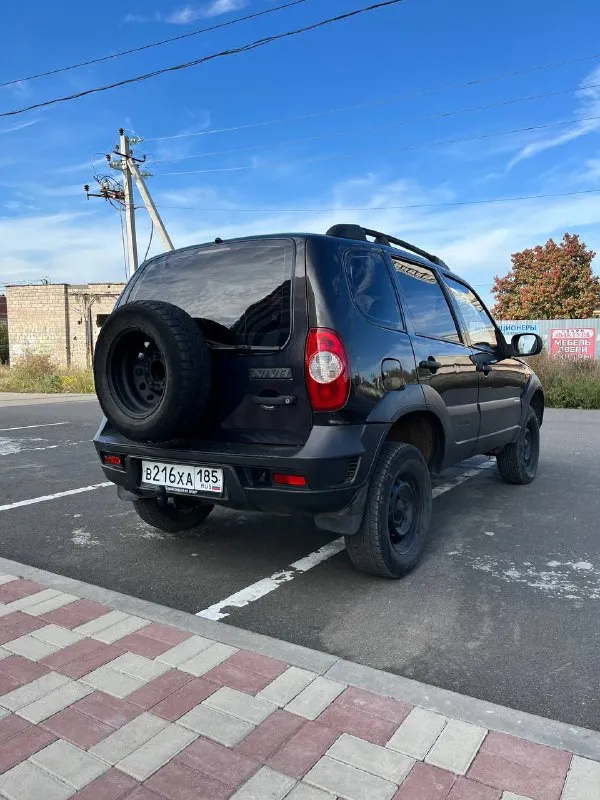 Продам шевроле нива.
Год - 2010
Объем - 1,7л.
Пробег - 125 тысяч
Авто в очень хорошем состоянии, в красивом цвете!
Кузов очень живой, дно завод идеал, пороги в хорошем состоянии!
Двигатель работает отлично! Коробка полностью исправна!
Ходовая часть новая!
Салон в идеальном состоянии.
Гидроусилитель, стеклоподъемники, электро зеркала, фаркоп!
Приятная музыка
Стоит очень хороший свет
В придачу отдам некоторые новые запчасти!
Осмотр г. Мариуполь
Цена - 470 тысяч рублей
Тел. +79494970042 - фотография - 4