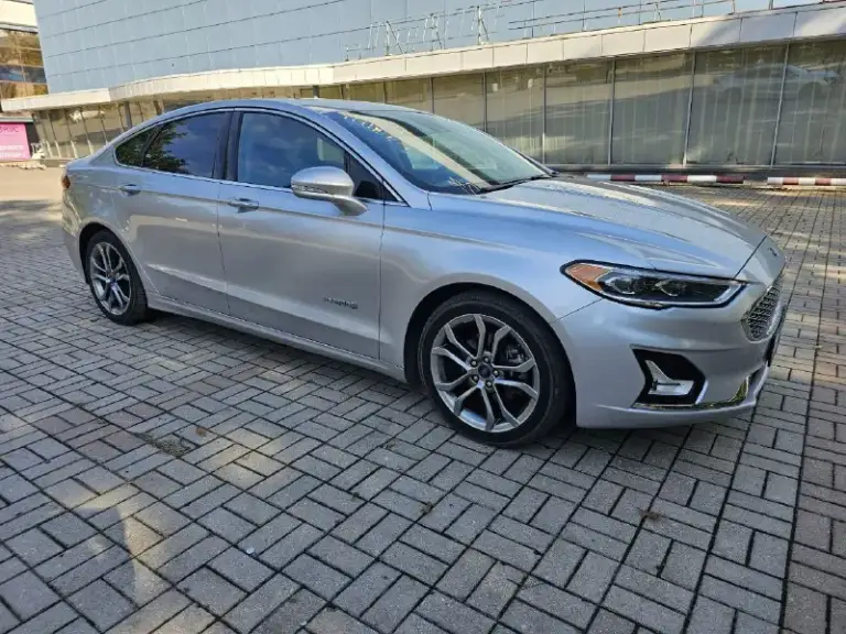 Ford fusion hybrid 2019 titanium (usa)
Американский mondeo в топовой комплектации!

Пробег 99 800 км

🔋 Гибрид — расход 5–6 л/100 км, на баке до 900 км пробега.
🔧 Полностью обслужен, без сюрпризов.
💪Надёжный — такие фьюжены в сша проходят 500 000+ км без проблем.
❗Первый владелец в рф, подбирал и пригонял под себя.

💎 Titanium: адаптивный круиз, удержание в полосе, автоторможение, контроль слепых зон, full led фары, камера, парктроники, кожа, вентиляция и подогрев сидений, подогрев руля, аудио sony, бесключевой доступ, дистанционный запуск, кодовый вход, настраиваемая подсветка, еврозеркала (!) с широким обзором и складыванием.

📌 Пробег оригинальный, любая проверка.
💬 Без посредников.
📍 Осмотр и тест-драйв в донецке
💸 1 890 000 ₽
+79494710689 - фотография - 2