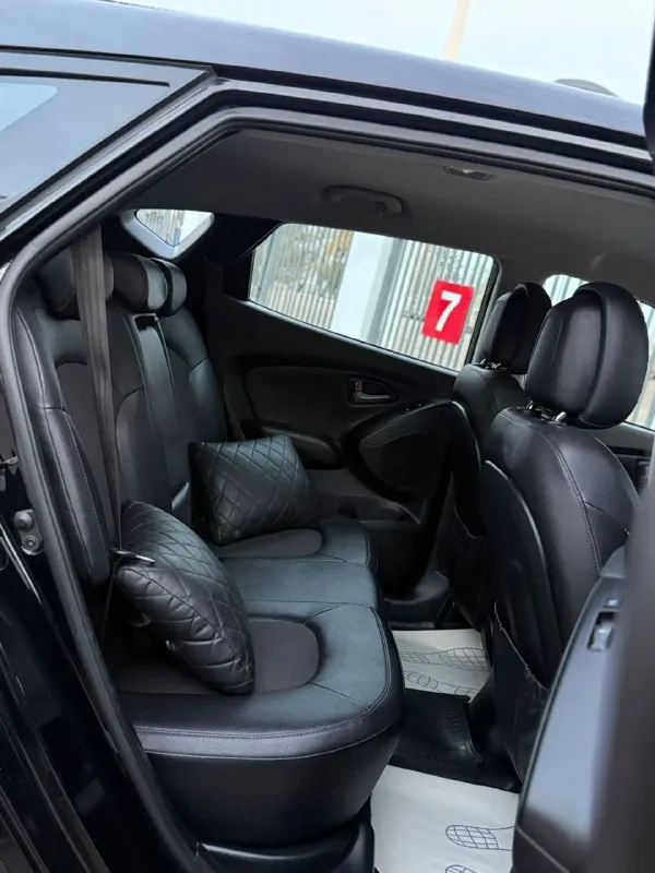 Hyundai ix35 г( 2015 рестайлинг ) цена 1380000 автомат пробег 140 (1 хозяин птс оригинал) без дтп противоугонная система сигнализация
Центральный замок
Помощь при вождении:
Круиз-контроль
Парктроник задний
Камера заднего вида
Система автоматической парковки
Система помощи при старте в гору
Датчик света
Датчик дождя электростеклоподъемники передние и задние электропривод зеркал
Охлаждаемый перчаточный ящик
Подогрев сидений водителя и пассажира обогрев зеркал обогрев заднего стекла обогрев зоны стеклоочистителей мультимедиа и навигация: навигационная система
Bluetooth aux 6 колонок авто в идеале все вопросы по телефону: +7(949)4737372
📲 Tg: андрей
📞 Звоните: +7(949)4737372 - фотография - 8