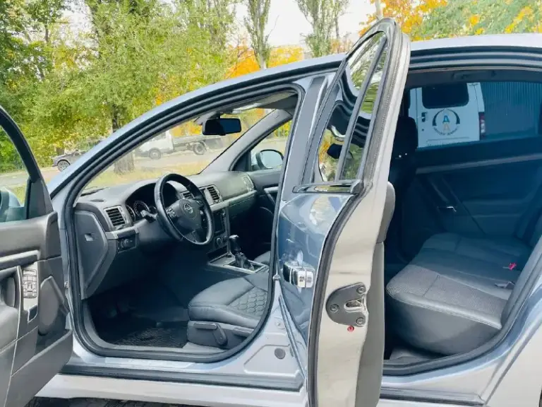 К вашему вниманию всеми любимый лучший !
Opel vectra c рестайлинг в заводском обвесе !
В идеальном состоянии, весь обслуженный ! Эксплуатация с 2007 года выпуска ухоженный
С родным пробегом
230 Км. Родной !
Мотор 1.8 лучший в линейки опель бензин !
Коробка механика работает идеально ! Ходовая вся обслужена вся новая !
В автомобиле работает абсолютно все ! Вложений не требует абсолютно !
В дтп не участвовал весь в оригинале
Максимальная комплектация максимальная

Заводской обвес opc laine -
Ксенон ближний дальний -
Климат контроль -
Комбинированный кожаный салон -
Бортовой компьютер большой монитор -
Датчик дождя также света -
Полный эл. Пакет -
Мульти руль -
Круиз контроль -
Климат контроль -
Дорогая резина лето -
Титановые диски красивые -
И многое другое
Цена : 685:000 тыс рублей
Очень срочно очень
Таких автомобилей действительно единицы
Осталось не много
Обслужен от и до
Кто действительно заинтересован хорошим авто звоните приезжайте
На осмотр покупайте
Звоните по номеру телефона +79493969855 - фотография - 7