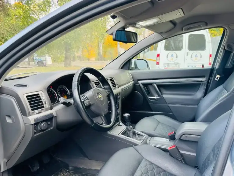 К вашему вниманию всеми любимый лучший !
Opel vectra c рестайлинг в заводском обвесе !
В идеальном состоянии, весь обслуженный ! Эксплуатация с 2007 года выпуска ухоженный
С родным пробегом
230 Км. Родной !
Мотор 1.8 лучший в линейки опель бензин !
Коробка механика работает идеально ! Ходовая вся обслужена вся новая !
В автомобиле работает абсолютно все ! Вложений не требует абсолютно !
В дтп не участвовал весь в оригинале
Максимальная комплектация максимальная

Заводской обвес opc laine -
Ксенон ближний дальний -
Климат контроль -
Комбинированный кожаный салон -
Бортовой компьютер большой монитор -
Датчик дождя также света -
Полный эл. Пакет -
Мульти руль -
Круиз контроль -
Климат контроль -
Дорогая резина лето -
Титановые диски красивые -
И многое другое
Цена : 685:000 тыс рублей
Очень срочно очень
Таких автомобилей действительно единицы
Осталось не много
Обслужен от и до
Кто действительно заинтересован хорошим авто звоните приезжайте
На осмотр покупайте
Звоните по номеру телефона +79493969855 - фотография - 8