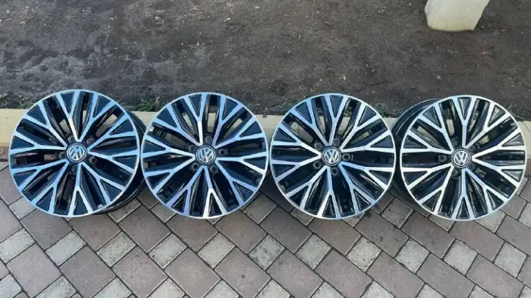 Продам диски оригинальные volkswagen (с jetta). R16. Не вареные, не гнутые, не битые, не катаные.
Цена 50 тыс.
Продам зимнюю резину (шипованную) sailun ice blazer 205/55 r16.
Состояние идеальное, проехала 500 км. Без порезов, шишек, проколов, латок.
Цена 25 тыс.
+79494151964 (Он же telegram)
Донецк/волноваха
📞 Звоните: +7(949)4151964 - фотография - 1