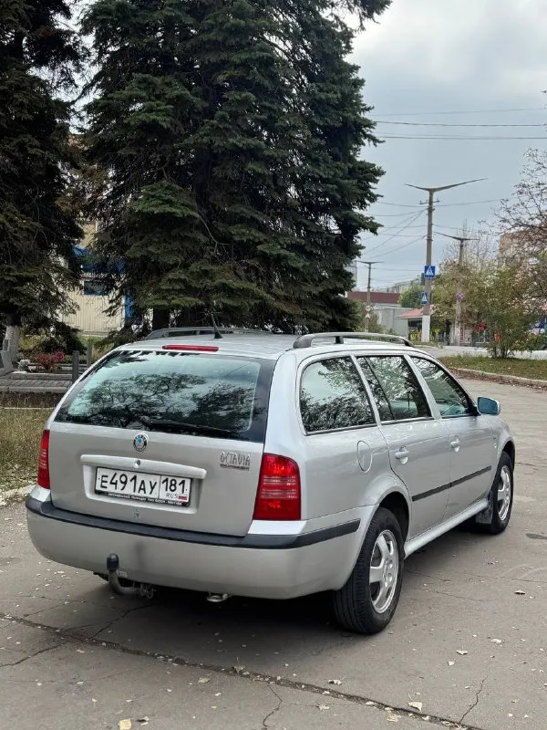 Skoda octavia tour. 2003 год. В кузове универсал.
Skoda октавия тур. 1.6 mpi, механика.
Чешская сборка, пригнана из германии, последние 8 лет в одних руках. Заводской окрас. Есть мелкие сколы, царапины. Машина не новая. Остекление оригинал.
Комплектация selection :
Электро зеркала с подогревом, 2 стеклоподъемника, климат есть - работает. Работает штатно, дыма и посторонних звуков нет. 2 родных ключа abs, esp, 4 подушки безопасности. Ручник держит
Машина в хорошем состоянии, сел-поехал. Все работает. Хорошая резина. В дтп не участвовала(все герметики, сварные точки и т. Д. Заводские)
Автотека зеленая
Цена 580.000 торг у капота
Документы чистые и в порядке
+79493594733
Макеевка
📲 Tg: @killreall17
📞 Звоните: +7(949)3594733 - фотография - 4