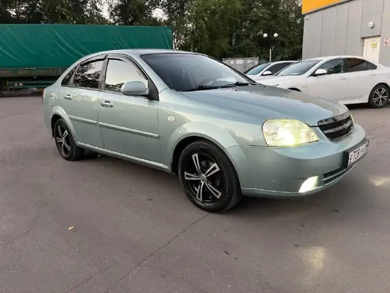 Продам chevrolet лачетти. Год 2006.пробег 197 тыс км подтвержденный автотекой. Объём 1.4.много чего сделано и заменено. Без дтп. Кузов в хорошем состоянии. Сухой не потеет, масло не расходует (капиталился). Ходовая на пять с плюсом, без стуков и скрипов. Хорошая музыка. Стёкла все родные. Без гнилья и рыжиков. Дно, ,пороги завод, обработанные антикором. Кондиционер обслужен и заправлен. Сигнализация, цз, автозапуск. Почти новая летняя резина на литых дисках. Линзованные фары. Авто без финансовых вложений. Состояние сел и поехал. Автотека по запросу. Цена 535 тыс рублей. Осмотр г. Краснодон. Тел +79597023605
📞 Звоните: +7(959)7023605 - фотография - 1