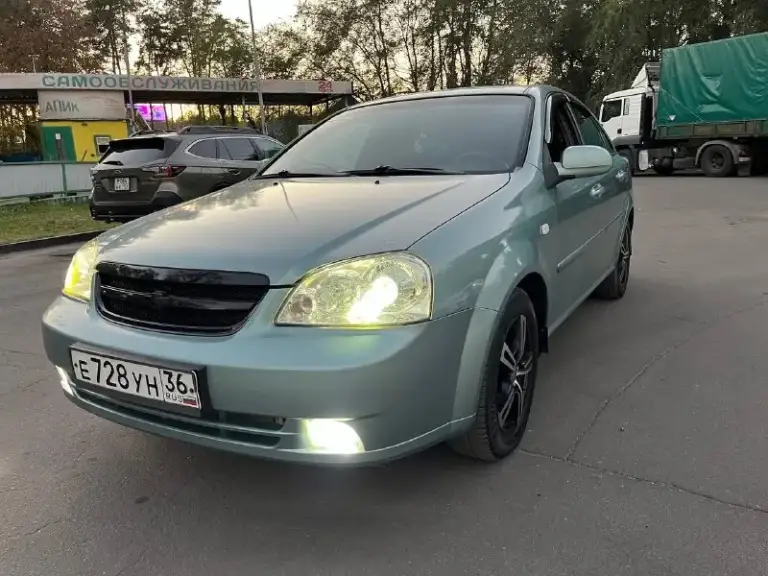 Продам chevrolet лачетти. Год 2006.пробег 197 тыс км подтвержденный автотекой. Объём 1.4.много чего сделано и заменено. Без дтп. Кузов в хорошем состоянии. Сухой не потеет, масло не расходует (капиталился). Ходовая на пять с плюсом, без стуков и скрипов. Хорошая музыка. Стёкла все родные. Без гнилья и рыжиков. Дно, ,пороги завод, обработанные антикором. Кондиционер обслужен и заправлен. Сигнализация, цз, автозапуск. Почти новая летняя резина на литых дисках. Линзованные фары. Авто без финансовых вложений. Состояние сел и поехал. Автотека по запросу. Цена 535 тыс рублей. Осмотр г. Краснодон. Тел +79597023605
📞 Звоните: +7(959)7023605 - фотография - 5