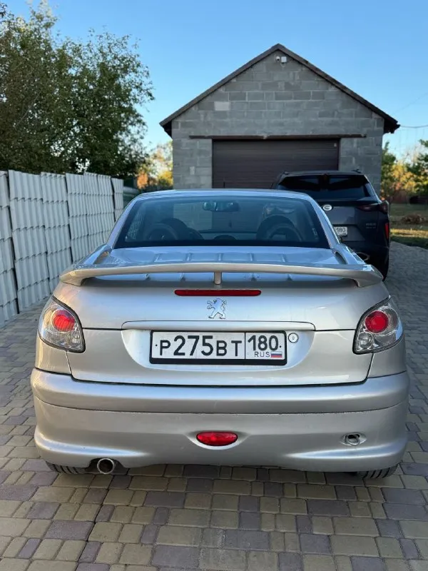 Город: мариуполь
Марка / модель: peugeot 206 cc кабриолет
Год выпуска: 2004
Пробег: 178 000
Двигатель (тип, объем, мощность): 1.6 110 лошадок, бензин
Тип кпп:механика
Владельцев в птс: 1
Срок владения: с 2019 г.
Описание: продаю свою малышку, отрывая от сердца!
С машинкой обращались хорошо, на полном ходу, масло менялось каждые 7 тыс, расходники так же вовремя, машинка пригонялась для себя в 2019 году с европы, крыша в идеальном состоянии, так же есть зимняя резина на штампах и летняя на дисках.
Приветствуется любые проверки.
Цена 650
Контактный телефон: +79493004073 - фотография - 4