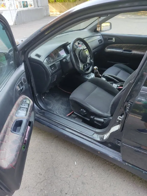 Продам mitsubishi lancer 9 2.0л механика 135 л. С.
Цена: 360 000р ( торг символический)
Год: 2006
Пробег: 295000
Я - владелец с 20г, доки чистые.
10 Тыс. Км назад делал капиталку по стандартным размерам (выработки нет абсолютно).
В машине хороший, приятный салон в алькантаре
Приятная музыка
Гидроусилитель руля
Кондиционер
Подогрев стёкол
Подогрев зеркал
Подогрев передних сидений
Авs
Хороший спортивный выхлоп
Резина : лето r16 литьё mitsubishi ориг. Зима r15 литьё

Из минусов:
Нет ручника
Трещина на лобовом

Г. Донецк
+79495779834 - фотография - 5