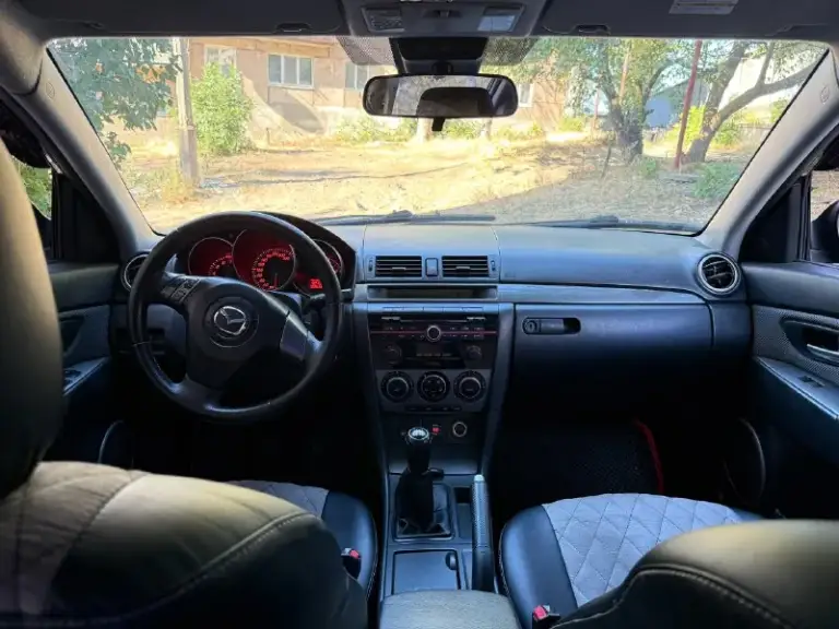 Продаю mazda 3 bk
Машина в хорошем состоянии, пробег 200.000 км, 2007 год выпуска
❗️ По техничке все работает
❗️ Из минусов: - для данных машин
- Это слабый металл. Есть недочеты по порогам и мелкие сколы по кузову (ничего критичного нету)
🚨Была сделана капиталка мотора, заменены вкладыши, кольца, коленвал, и шатун 1
❗️ Литые оригинальные диски с новой резиной ikon (отъездила 1 сезона)
❗️ Редкая комплектация sport, мотор 2.0 на механической 6-ти ступенчатой коробке передач (ездили на ней очень аккуратно и только по городу).
❗️ Полностью работающий 1-зонный климат контроль.
❗️ Если нужны фото и тд в лс
Связь +79494959427 (телеграмм на этот же номер, желательно писать )
❗️ Город торез
❗️Цена 550.000 рублей торг у капота
📞 Звоните: +7(949)4959427 - фотография - 1