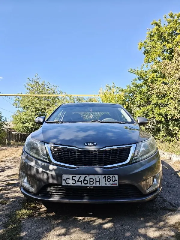 Продам kia rio 2012 года
Не перекуп, личный автомобиль.
Двигатель: 1.6 л
Коробка: автомат
Кузов: седан
Пробег: 144 000 км (родной, любые проверки)
Комплектация: максимальная (prestige)
Автомобиль в отличном состоянии, полностью обслужен и не требует вложений.
Родной окрас, без дтп
Все расходники заменены – масло двс, фильтры, тормозная жидкость, масло
Максимальная комплектация:
Климат-контроль
Обогревы сидений и зеркал
Обогрев руля
Подогрев лобового стекла
Мультируль
Электростеклоподъёмники
Бесключевой доступ
Автозапуск
Led свет на линзах
Handsfree
Сигнализация starline a91
Бортовой компьютер
Usb, aux, bluetooth
2 Смарт ключа
Оригинальные литые диски + штампы на родных колпаках
Резина зима(новая)/лето на дисках
Чистый, ухоженный салон
Ходовая, двигатель и коробка в полном порядке
Надёжный, экономичный, неприхотливый авто
Цена: 1млн
Полный комплект документов, без ограничений и залогов.
Осмотр в (донецк, макеевка)
Звоните или пишите — отвечу на все вопросы: +7 9
📞 Звоните: +7(949)5035309 - фотография - 1