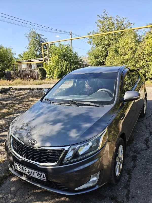 Продам kia rio 2012 года
Не перекуп, личный автомобиль.
Двигатель: 1.6 л
Коробка: автомат
Кузов: седан
Пробег: 144 000 км (родной, любые проверки)
Комплектация: максимальная (prestige)
Автомобиль в отличном состоянии, полностью обслужен и не требует вложений.
Родной окрас, без дтп
Все расходники заменены – масло двс, фильтры, тормозная жидкость, масло
Максимальная комплектация:
Климат-контроль
Обогревы сидений и зеркал
Обогрев руля
Подогрев лобового стекла
Мультируль
Электростеклоподъёмники
Бесключевой доступ
Автозапуск
Led свет на линзах
Handsfree
Сигнализация starline a91
Бортовой компьютер
Usb, aux, bluetooth
2 Смарт ключа
Оригинальные литые диски + штампы на родных колпаках
Резина зима(новая)/лето на дисках
Чистый, ухоженный салон
Ходовая, двигатель и коробка в полном порядке
Надёжный, экономичный, неприхотливый авто
Цена: 1млн
Полный комплект документов, без ограничений и залогов.
Осмотр в (донецк, макеевка)
Звоните или пишите — отвечу на все вопросы: +7 9
📞 Звоните: +7(949)5035309 - фотография - 9