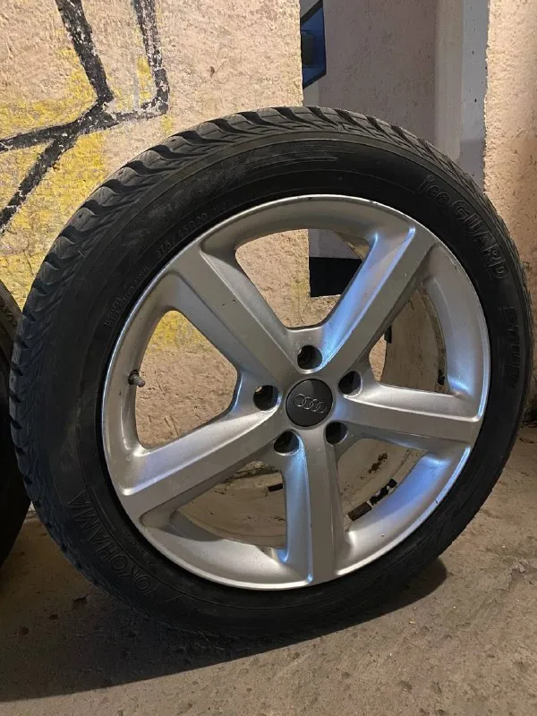 Продам комплект резины на дисках! Диски audi q7 оригинал, резина yokohama. Размер 275/45/20. Все вопросы по телефону +79591481737. Телеграмм, вацап на нём же!!!
📞 Звоните: +7(959)1481737 - фотография - 2