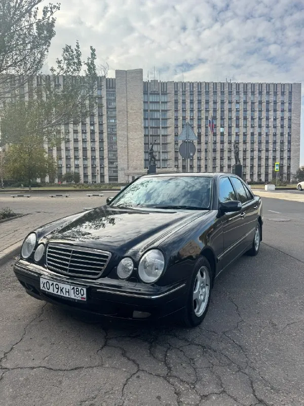 Продам собственный автомобиль mercedes e280, w210, 2001 года выпуска, , задний привод, в кузове черного цвета, комплектация avantgarde, vin: wdb2100631b308912.
Пробег: 247 290 км.
Один собственник. Автомобиль приобретен новым в автосалоне. Обслужен. Два комплекта шин. Два ключа. Гаражное хранение. Юридически чист.
Автомобиль находится в городе донецке донецкой народной республики.
Возможен показ автомобиля в вашем городе либо путем видеосвязи.
Стоимость - 900 000₽
К. Т. +79493053411
📞 Звоните: +7(949)3053411 - фотография - 1