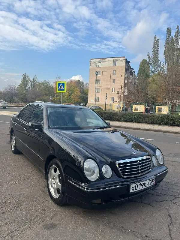 Продам собственный автомобиль mercedes e280, w210, 2001 года выпуска, , задний привод, в кузове черного цвета, комплектация avantgarde, vin: wdb2100631b308912.
Пробег: 247 290 км.
Один собственник. Автомобиль приобретен новым в автосалоне. Обслужен. Два комплекта шин. Два ключа. Гаражное хранение. Юридически чист.
Автомобиль находится в городе донецке донецкой народной республики.
Возможен показ автомобиля в вашем городе либо путем видеосвязи.
Стоимость - 900 000₽
К. Т. +79493053411
📞 Звоните: +7(949)3053411 - фотография - 2