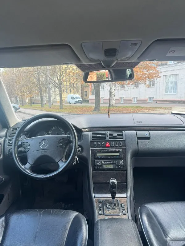 Продам собственный автомобиль mercedes e280, w210, 2001 года выпуска, , задний привод, в кузове черного цвета, комплектация avantgarde, vin: wdb2100631b308912.
Пробег: 247 290 км.
Один собственник. Автомобиль приобретен новым в автосалоне. Обслужен. Два комплекта шин. Два ключа. Гаражное хранение. Юридически чист.
Автомобиль находится в городе донецке донецкой народной республики.
Возможен показ автомобиля в вашем городе либо путем видеосвязи.
Стоимость - 900 000₽
К. Т. +79493053411
📞 Звоните: +7(949)3053411 - фотография - 5