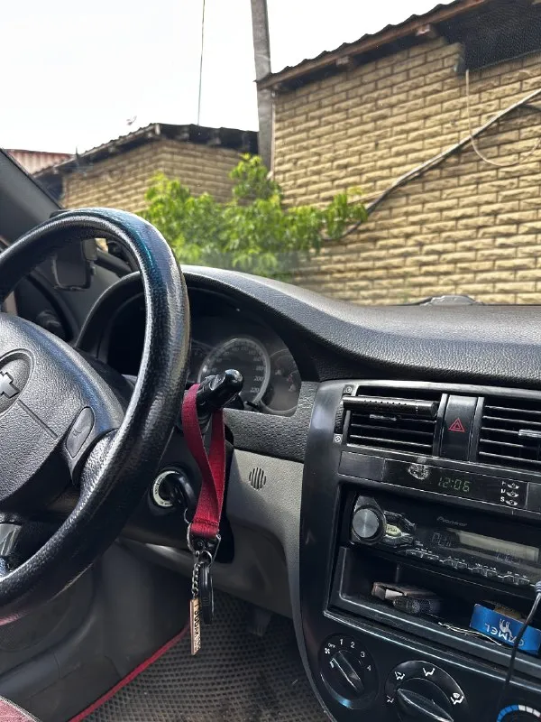 Продам chevrolet lacetti 1.6 2007г. Выпуска.
Осмотр г. Ждановка- енакиево
Кузов в нормальном состоянии, правый порог требует замены. По технической части нареканий нет, мотор работает плавно и ровно, коробка тоже работает мягко.
Подвеска в хорошем состоянии 2эл. Стеклоподъёмника 2 подушки безопасности, подогрев заднего стекла. Хорошая музыка, центральный замок, сигнализация. Летняя резина на дисках, зимняя резина на штампах в хорошем состоянии. Установлен газ, надо только подключить кнопку ( газа ) остальные вопросы по телефону +79493267646
Цена 430 тыс ₽ торг у капота хорошему покупателю
📞 Звоните: +7(949)3267646 - фотография - 7