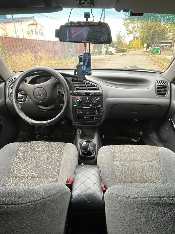 💴Продам💴
🚘 Daewoo sens🚘
🕸2006 Года выпуска🕸
🕸Поляк оцинкованный кузов🕸
✅Прошита под 95аи, микас 7.6
🛠 Не троит не дымит, работает как надо
🛠Надежный 1.3, кушает мало, доедет куда угодно
🛠Новое масло в двигателе, масляный фильтр
🔇Местами прошумлена
🛠Коробка не пинается, масло в коробке поменяно
🎵Хорошая приятная музыка
🛠Ходовая на 5
✅Салон опрятный, в салоне пахнет
✅Отдам много запчастей впридачу, плюсом два комплекта колёс
✅Переоформление без проблем, являюсь собственником 3 года.
Цена авто: 280.000₽ торг у капота
Г. Луганск
Телефон для связи: +79592586162
📞 Звоните: +7(959)2586162 - фотография - 4