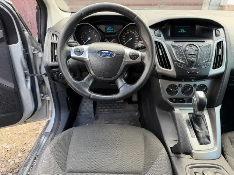 Продам:
Ford фокус 3
2014 Г.
1.6 Атмосферный бензиновый двигатель, автомат.
Пробег 105 тыс.
Находится в луганске.
Кузов, днище в отличном состоянии.
Все узлы и агрегаты в автомобиле родные в хорошем состоянии, все работает, ничего не течет, не потеет и без посторонних звуков.
Два комплекта колес - лето, зима + полноценная запаска в багажном отделении.
Цена - 1. 150 000 ₽. (торг).
Обращаться по : +7 (959) 124-23-34,
+7 (959) 191-62-76.
📞 Звоните: +7(959)1242334 - фотография - 6