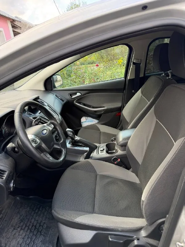 Продам:
Ford фокус 3
2014 Г.
1.6 Атмосферный бензиновый двигатель, автомат.
Пробег 105 тыс.
Находится в луганске.
Кузов, днище в отличном состоянии.
Все узлы и агрегаты в автомобиле родные в хорошем состоянии, все работает, ничего не течет, не потеет и без посторонних звуков.
Два комплекта колес - лето, зима + полноценная запаска в багажном отделении.
Цена - 1. 150 000 ₽. (торг).
Обращаться по : +7 (959) 124-23-34,
+7 (959) 191-62-76.
📞 Звоните: +7(959)1242334 - фотография - 7