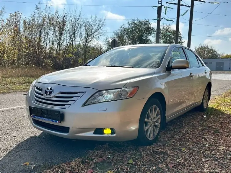 Срочная цена !!
Toyota camry 2007
Мотор 2.4, акпп
Состояние отличное, мотор работает четко, без нареканий, коробка так же работает отлично, ходовка полностью обслужена, без лишних звуков! Комплектация: подогрев седений, зеркал, стекол, складывание зеркал, мультруль, двухзонный климат (заправлен), велюровый салон, отделка деревом, датчик света/дождя, хорошие колонки, дорогостоящая магнитола! А так же установлена линзованная оптика, с двухцветными туманками, свет на 10/10, коррозии нет! Машина обслужена и готова к поездкам на любые расстояния, по документам полный порядок !! Автотека хорошая! Стоимость 835 торг !
Машина в донецке, звоните +79494815929 - фотография - 1