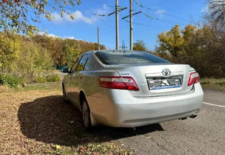 Срочная цена !!
Toyota camry 2007
Мотор 2.4, акпп
Состояние отличное, мотор работает четко, без нареканий, коробка так же работает отлично, ходовка полностью обслужена, без лишних звуков! Комплектация: подогрев седений, зеркал, стекол, складывание зеркал, мультруль, двухзонный климат (заправлен), велюровый салон, отделка деревом, датчик света/дождя, хорошие колонки, дорогостоящая магнитола! А так же установлена линзованная оптика, с двухцветными туманками, свет на 10/10, коррозии нет! Машина обслужена и готова к поездкам на любые расстояния, по документам полный порядок !! Автотека хорошая! Стоимость 835 торг !
Машина в донецке, звоните +79494815929 - фотография - 4