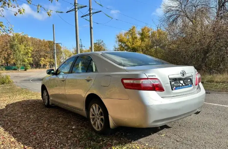 Срочная цена !!
Toyota camry 2007
Мотор 2.4, акпп
Состояние отличное, мотор работает четко, без нареканий, коробка так же работает отлично, ходовка полностью обслужена, без лишних звуков! Комплектация: подогрев седений, зеркал, стекол, складывание зеркал, мультруль, двухзонный климат (заправлен), велюровый салон, отделка деревом, датчик света/дождя, хорошие колонки, дорогостоящая магнитола! А так же установлена линзованная оптика, с двухцветными туманками, свет на 10/10, коррозии нет! Машина обслужена и готова к поездкам на любые расстояния, по документам полный порядок !! Автотека хорошая! Стоимость 835 торг !
Машина в донецке, звоните +79494815929 - фотография - 7