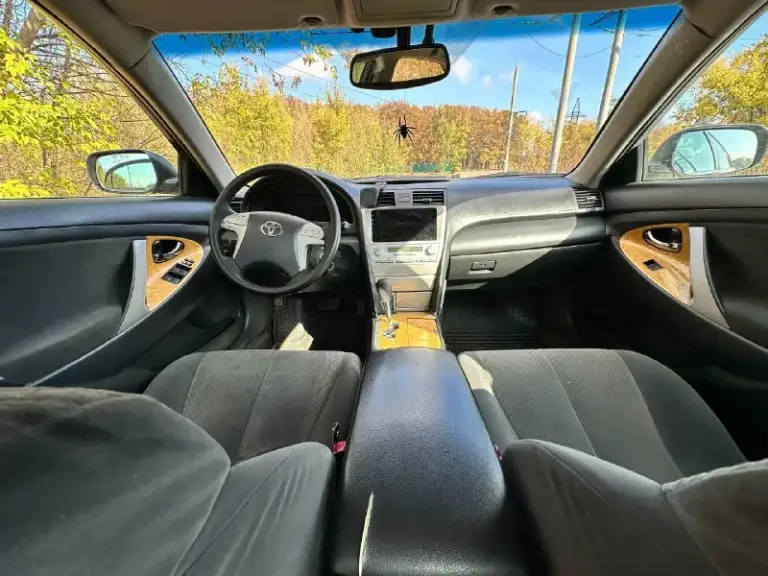 Срочная цена !!
Toyota camry 2007
Мотор 2.4, акпп
Состояние отличное, мотор работает четко, без нареканий, коробка так же работает отлично, ходовка полностью обслужена, без лишних звуков! Комплектация: подогрев седений, зеркал, стекол, складывание зеркал, мультруль, двухзонный климат (заправлен), велюровый салон, отделка деревом, датчик света/дождя, хорошие колонки, дорогостоящая магнитола! А так же установлена линзованная оптика, с двухцветными туманками, свет на 10/10, коррозии нет! Машина обслужена и готова к поездкам на любые расстояния, по документам полный порядок !! Автотека хорошая! Стоимость 835 торг !
Машина в донецке, звоните +79494815929 - фотография - 8