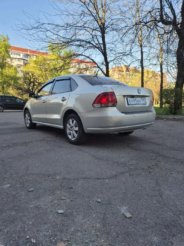 Продам volkswagen polo 2010г
Двигатель 1,6л бензин
Автомат 6-ступка
Пробег 200000км
Дополнительно установлена магнитола с камерой заднего вида.
Стоит сигнализация scher-khan logicar.
2 Комплекта колёс зима/лето
2 Комплекта ковриков зима/лето
Состояние хорошее, ничего не гремит не стучит, любые проверки на сто.
Я собственник.
Осмотр г. Донецк
Цена 880000р
+79493207385
📞 Звоните: +7(949)3207385 - фотография - 4