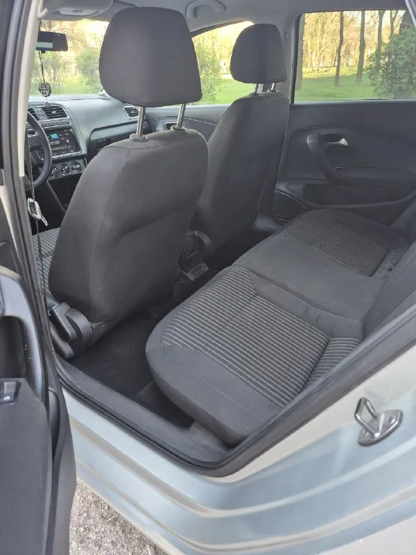 Продам volkswagen polo 2010г
Двигатель 1,6л бензин
Автомат 6-ступка
Пробег 200000км
Дополнительно установлена магнитола с камерой заднего вида.
Стоит сигнализация scher-khan logicar.
2 Комплекта колёс зима/лето
2 Комплекта ковриков зима/лето
Состояние хорошее, ничего не гремит не стучит, любые проверки на сто.
Я собственник.
Осмотр г. Донецк
Цена 880000р
+79493207385
📞 Звоните: +7(949)3207385 - фотография - 9