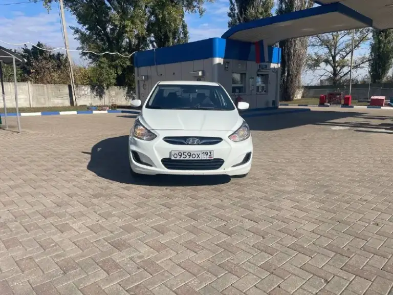 Доброе время суток. Продаю свою машину. Hyundai solaris 2013 год. Не битая некрашена, очень бережно эксплуатация, салон чистой ухоженный не прокуренный, двигатель в идеальном состоянии не дымит ни масло от замены до замены не капли не расходует. Коробка плавно переключает ничего не выбивает, по ходовой части нареканий вообще нету машина обслуживана заказ наряда 2013 года на руках. Резина летняя хорошая. Стоит android двух диновый с камерой заднего вида с навигации. Мультируль. Очень экономичный автомобиль по городу до 7 л на 100 км. Осмотр город донецк цена 870 т. ₽ торг хороший реальному покупателю у капота!!!обмен цена на обмен другая
+79496325714
📞 Звоните: +7(949)6325714 - фотография - 4