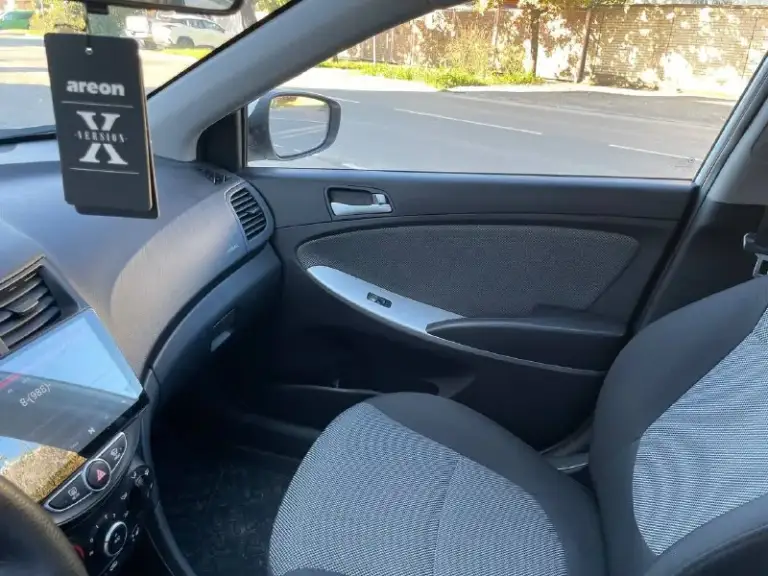 Доброе время суток. Продаю свою машину. Hyundai solaris 2013 год. Не битая некрашена, очень бережно эксплуатация, салон чистой ухоженный не прокуренный, двигатель в идеальном состоянии не дымит ни масло от замены до замены не капли не расходует. Коробка плавно переключает ничего не выбивает, по ходовой части нареканий вообще нету машина обслуживана заказ наряда 2013 года на руках. Резина летняя хорошая. Стоит android двух диновый с камерой заднего вида с навигации. Мультируль. Очень экономичный автомобиль по городу до 7 л на 100 км. Осмотр город донецк цена 870 т. ₽ торг хороший реальному покупателю у капота!!!обмен цена на обмен другая
+79496325714
📞 Звоните: +7(949)6325714 - фотография - 7