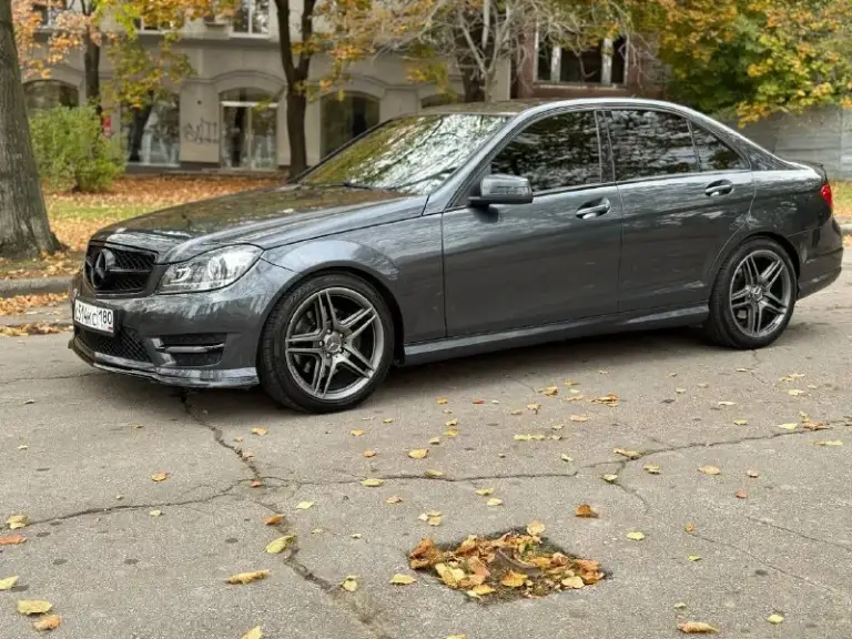 Mercedes-benz w204 c350 (272 л. С) 7g-tronic, 2009 год, пробег 274т. Км, переодета в рест. Отличное состояние, обслужена. Диски r18, новая летняя резина(зима проехала один сезон) замена масла каждые 7 тысяч. Amg пакет, черный потолок, фары оригинал intelligent light system, круиз-контроль, широкий экран, память сидений, музыка harman kardon, люк. Цена 1550000 торг! +79496416594 - фотография - 3