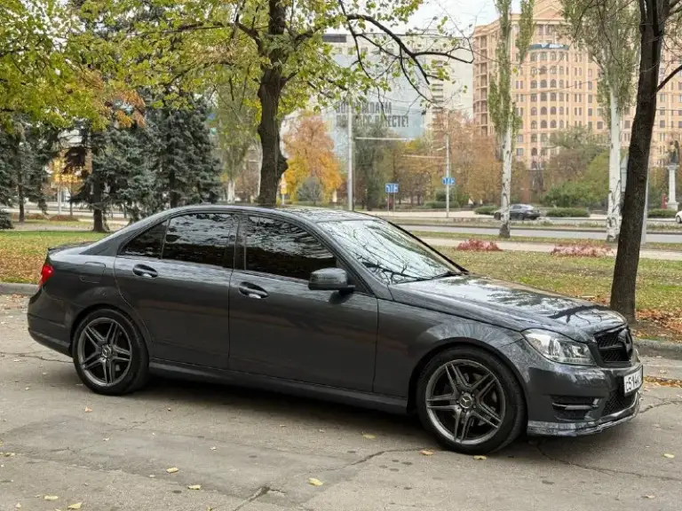 Mercedes-benz w204 c350 (272 л. С) 7g-tronic, 2009 год, пробег 274т. Км, переодета в рест. Отличное состояние, обслужена. Диски r18, новая летняя резина(зима проехала один сезон) замена масла каждые 7 тысяч. Amg пакет, черный потолок, фары оригинал intelligent light system, круиз-контроль, широкий экран, память сидений, музыка harman kardon, люк. Цена 1550000 торг! +79496416594 - фотография - 8